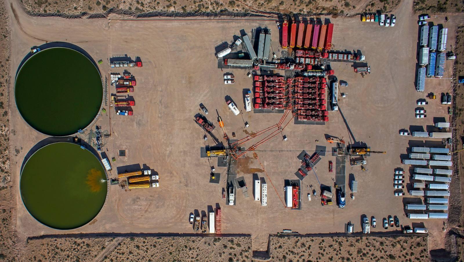 Oilfield Dispatch: How Service Companies Get the Right Crew and Equipment to the Well Site