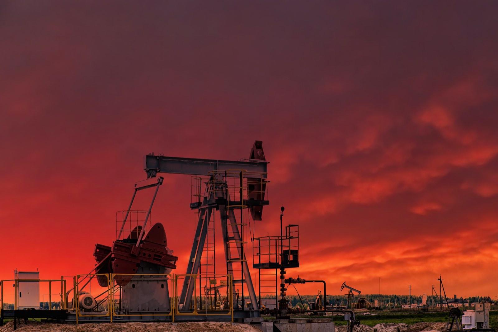 Oilfield Crew Tracking: Who Is Where, on Which Job, and Cleared to Work
